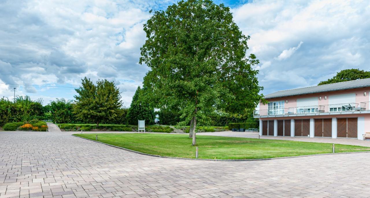 Landgut Schill Hotel Osthofen Exterior photo